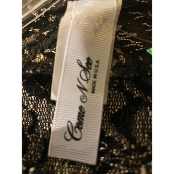 Come N See Size 2X Black and Gold Lace Light Weight Jacket - Picture 4 of 4